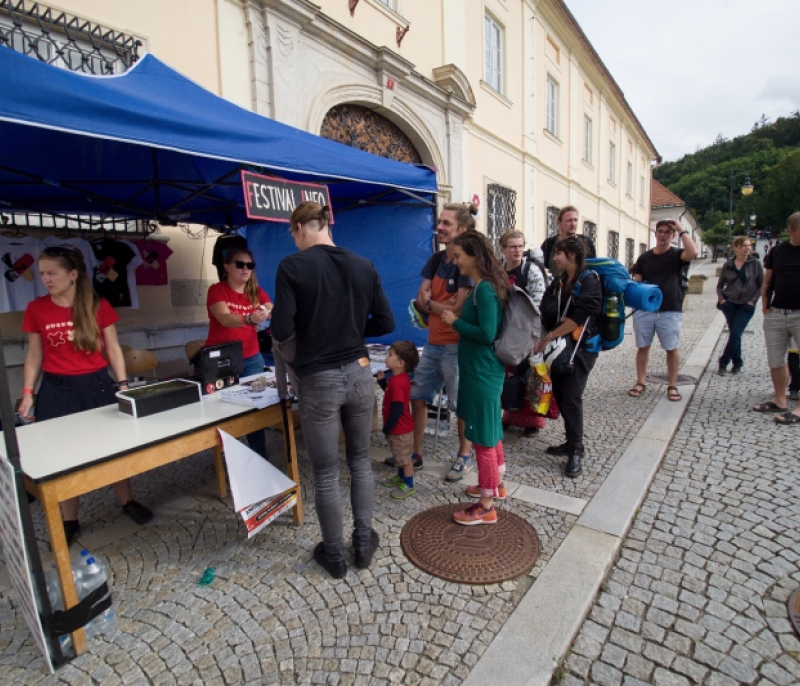 festivalový infostánek, foto Honza walda Valík