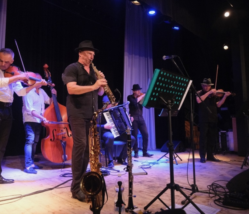 Zahájení festivalu, Kaschauer Klezmer Band , foto Tomáš Znamenáček